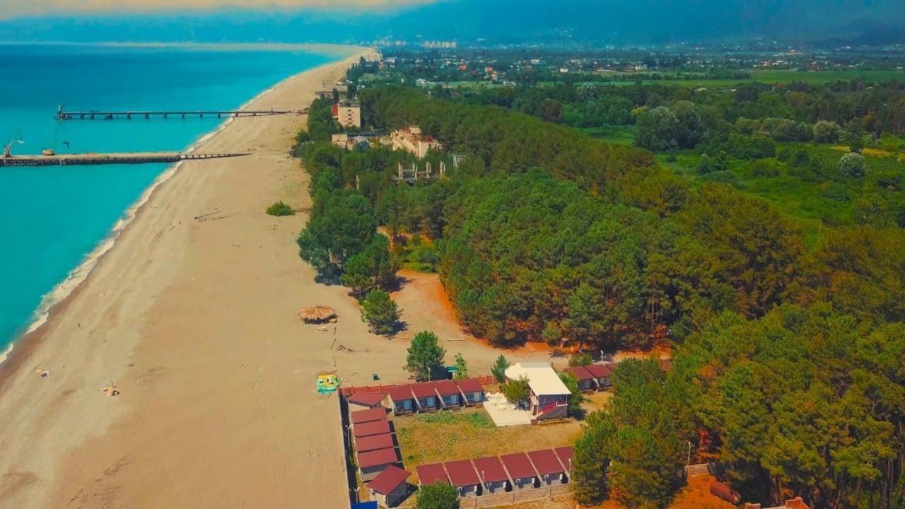 Ostrov Park-Hotel ピツンダ エクステリア 写真